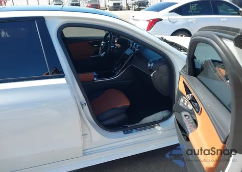 2024 Mercedes-Benz C 300 from USA, damaged, VIN W1KAF4GB9RR204666